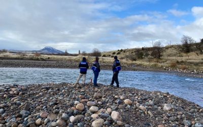 DGA Aysén y municipio de Coyhaique inspeccionan labores de extracción de áridos en el sector Ensenada Valle Simpson